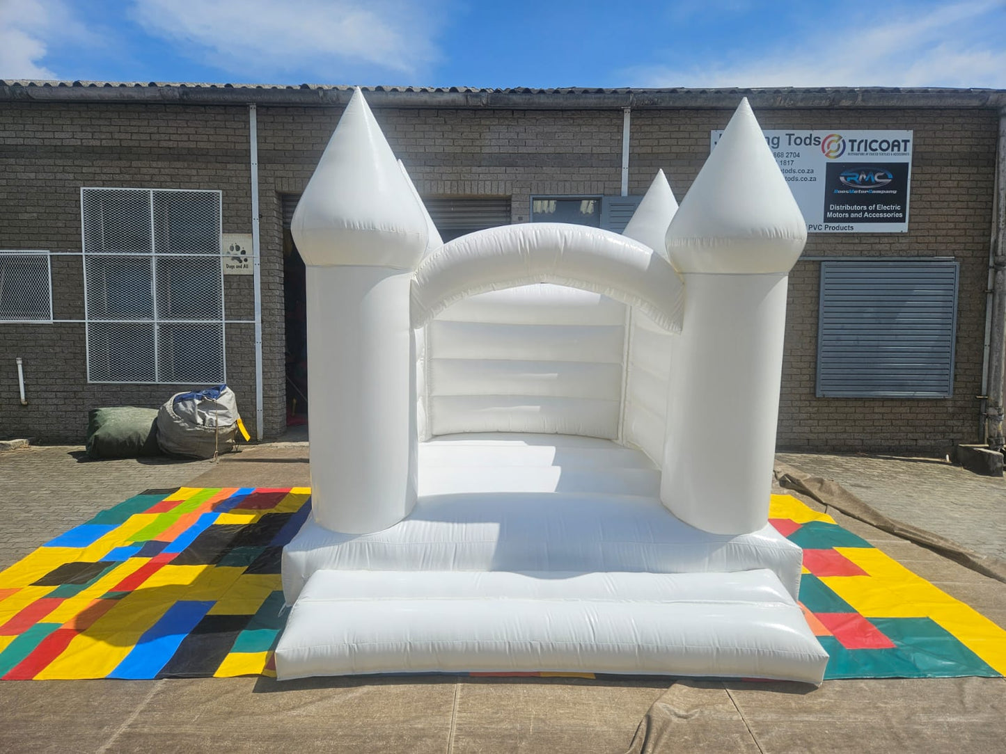 White Fairy Castle with Solid Walls & Arch